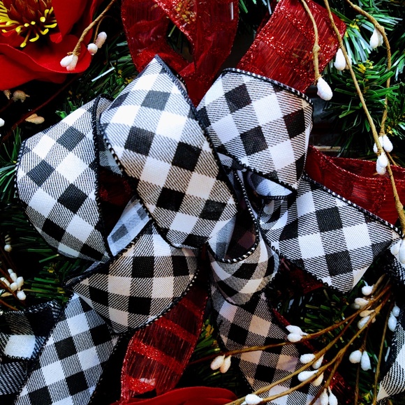 HAND CRAFTED CHRISTMAS MAGNOLIA WREATH 20" - Picture 7 of 9